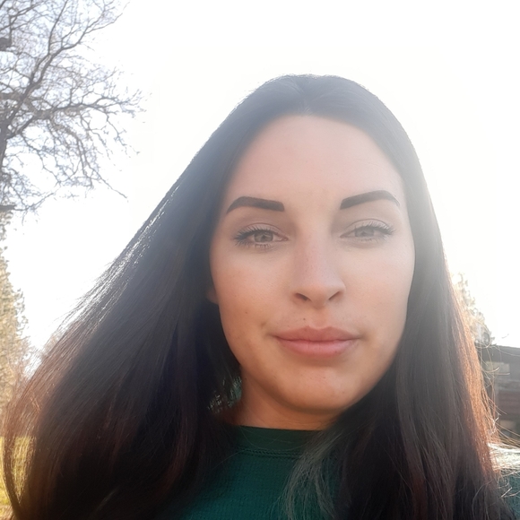 Meet your Posher, Ashley - Picture 2 of 2